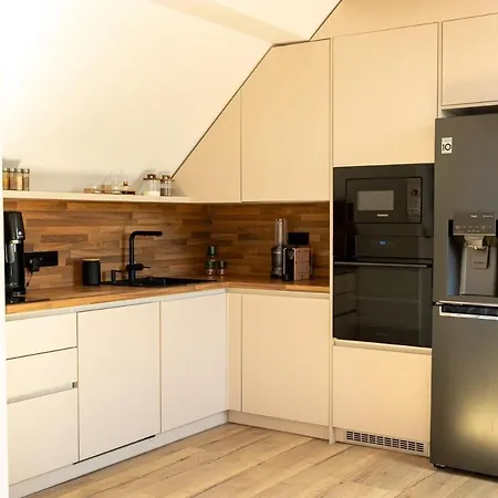 Romantic Loft With Terrace & Workspace ! Adamitt