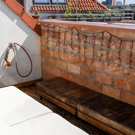 Apartment Romantic Loft With Terrace & Workspace ! Adamitt