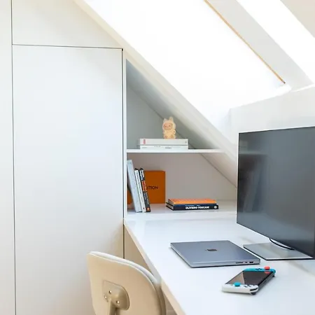 Apartmán Romantic Loft With Terrace & Workspace ! Adamitt